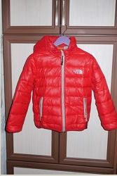 Продам демисезонный пуховичок