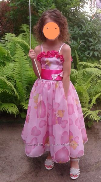 Платье нарядное. На 6-7 лет