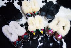 Домашняя обувь из овечьей шерсти