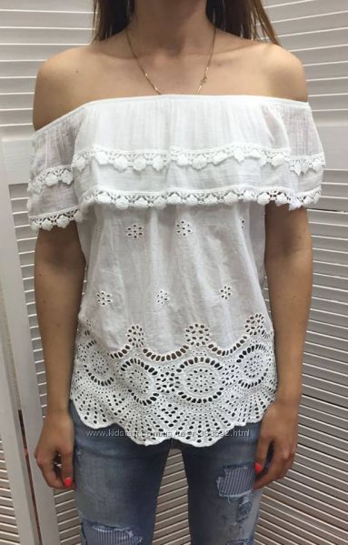  Нежная и женственная белая блуза с открытыми плечами, Италия