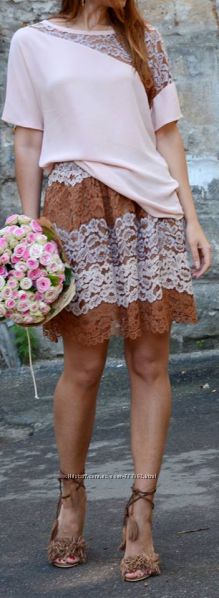 Женский костюм из кружевной юбки и лаконичного топа, Италия, скмдка