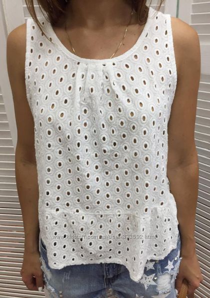 Укороченный свободный топ с баской из хлопкового шитья, Италия.