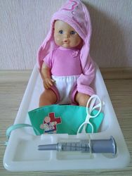 Кукла Nenuco с ванной, полотенцем а также аксессуарами доктора