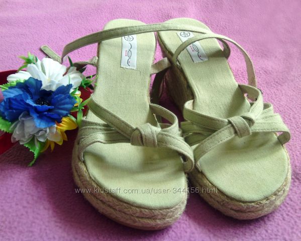 Босоніжки на вузьку ногу, 37-й р