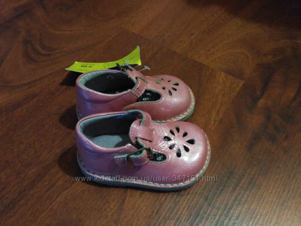 Новые туфельки для малышки, кожа, 18 размер, пр-во Испания, цена снижена