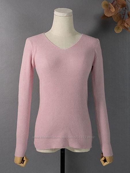 Женский трикотажный пуловер в рубчик