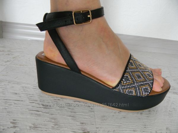 кожаные босоножки на платформе 38р.