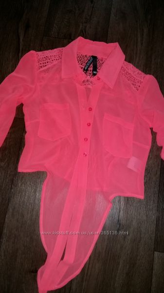 Недорого летняя яркая блузка-рубашка размер xs