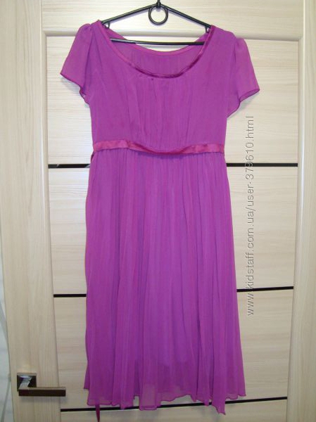 Лиловое нарядное платье