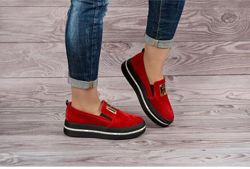 Молодежные слипоны из красного замша