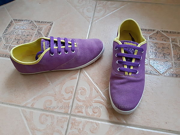 Фірмові кросівки р. 39