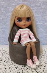 Кресло - груша для кукол Блайз и Барби 