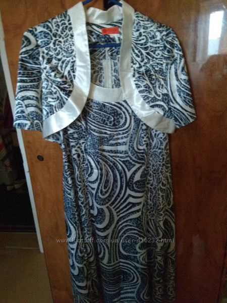 Продам классное платье с болерушкой