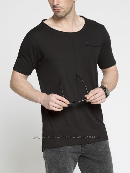 мужская футболка LC Waikiki насыщенно-черного цвета с карманом