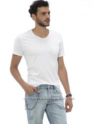 белая мужская футболка LC Waikiki с карманом на груди