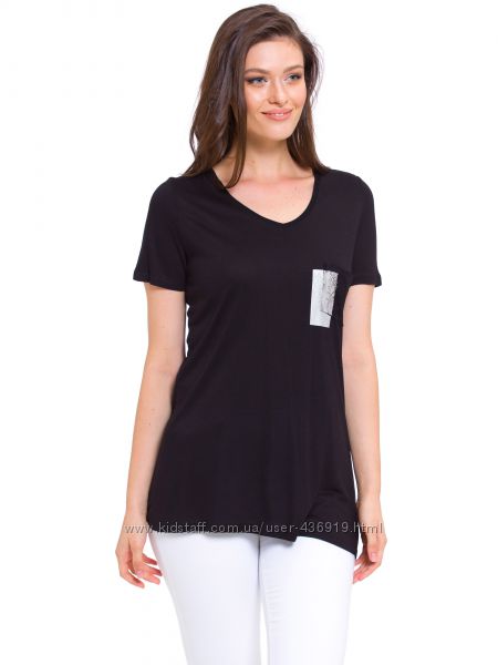 черная женская футболка с серебристой вставкой