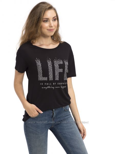 черная женская футболка с серебристой надписью LIFE