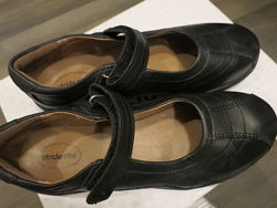 К школе  Черные классика кожанные туфли для девочки 37 размер