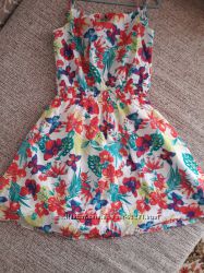Яркое, лёгкое платье 140-146 см