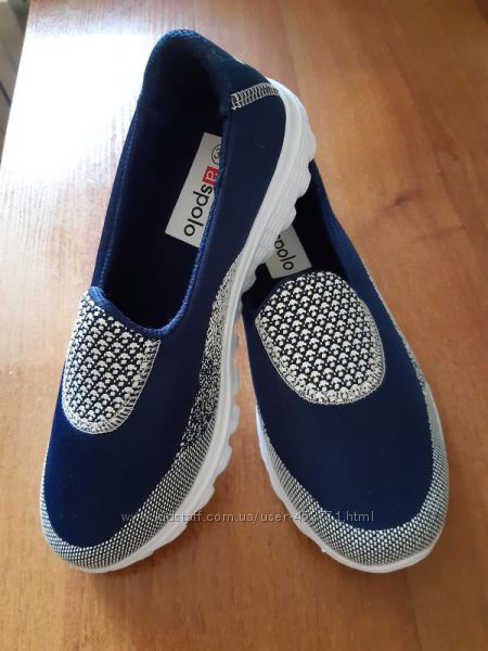 Стильные кроссовки слипоны