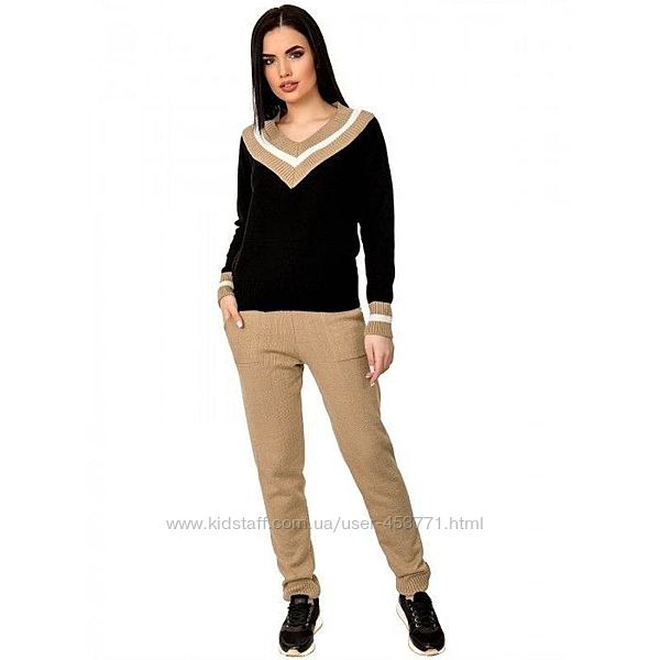 Крутой трикотажный костюм