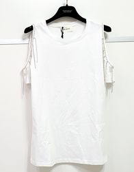 Шикарная белая футболка с открытыми плечами, Италия. Размер Xs-S 