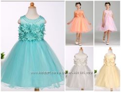 красивое нарядное платье для девочки в 3 d цветах