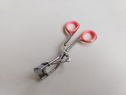 #3: Для завивки ресниц