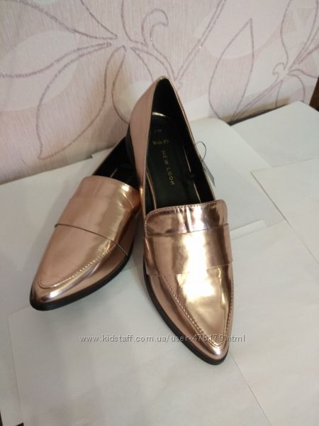 Золотистые фирменные туфли лоферы на низком ходу, оригиналы New Look
