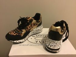 Крутые кроссовки известного американского бренда Steve Madden 36p