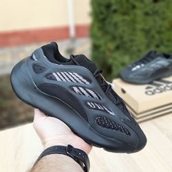  Кроссовки мужские Adidas Yeezy 700 V3 черные