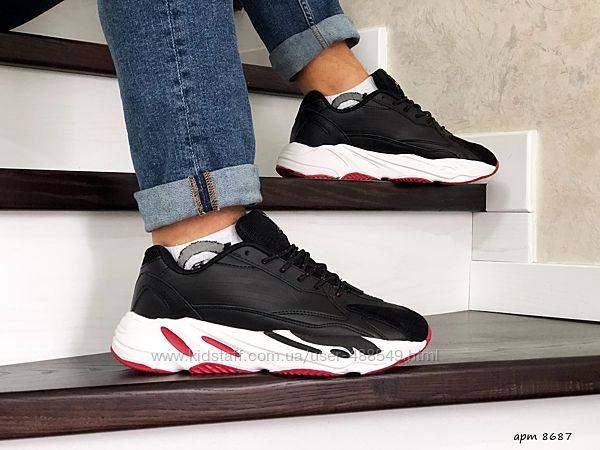 Кроссовки Adidas Yeezy Boost 700 черные белым 8687