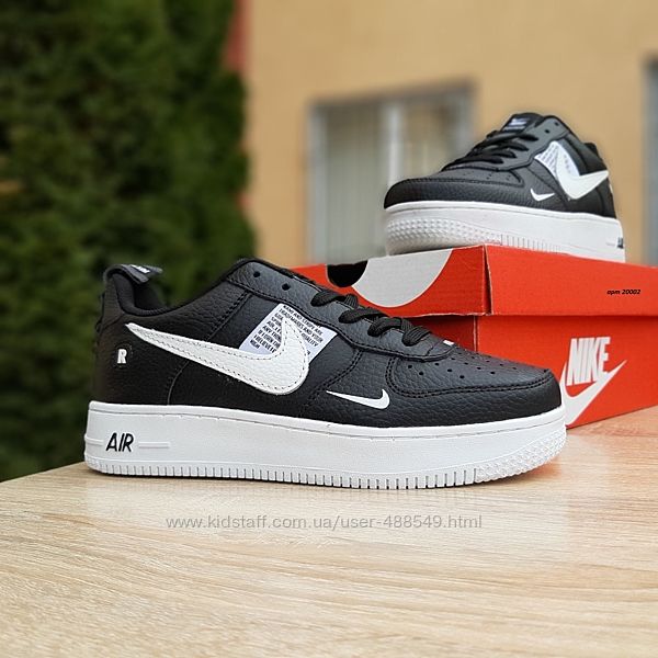 Кроссовки Nike Air Force 1 LV8 черные с белым