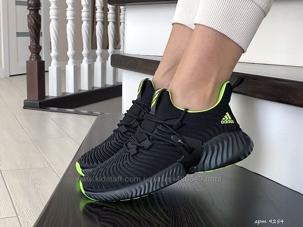 Кроссовки женские Adidas Alphabounce, черные с салатовым