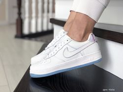 Кроссовки женские Nike Air Force, белые