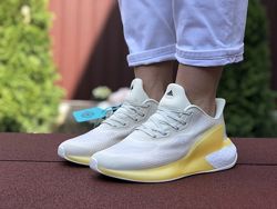  Женские кроссовки Adidas Alphaboost, бежевые с желтым
