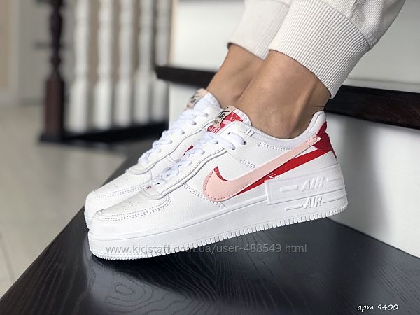 Кроссовки женские Nike Air Force, белый с красным