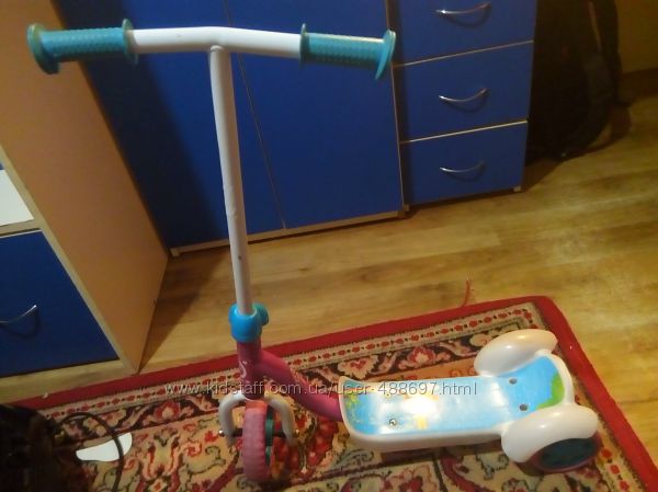 Самокат трехколесный