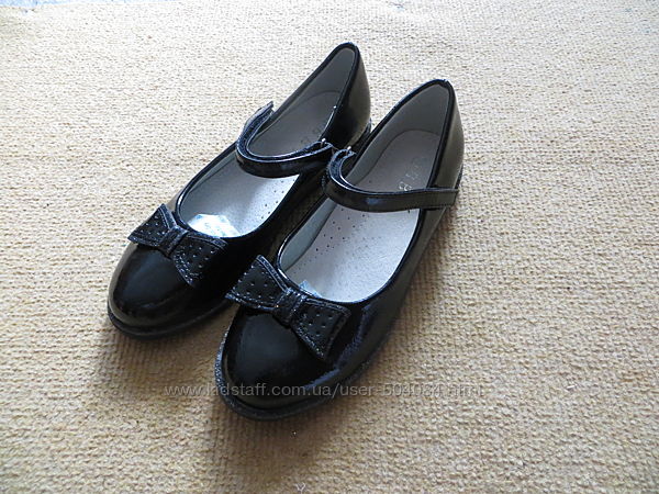 Чёрные лаковые туфли 35 р. 22 см стелька
