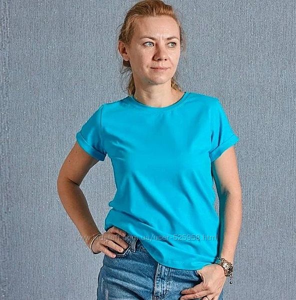 Голубая женская футболка с манжетом