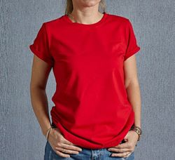 Красная футболка женская с манжетом
