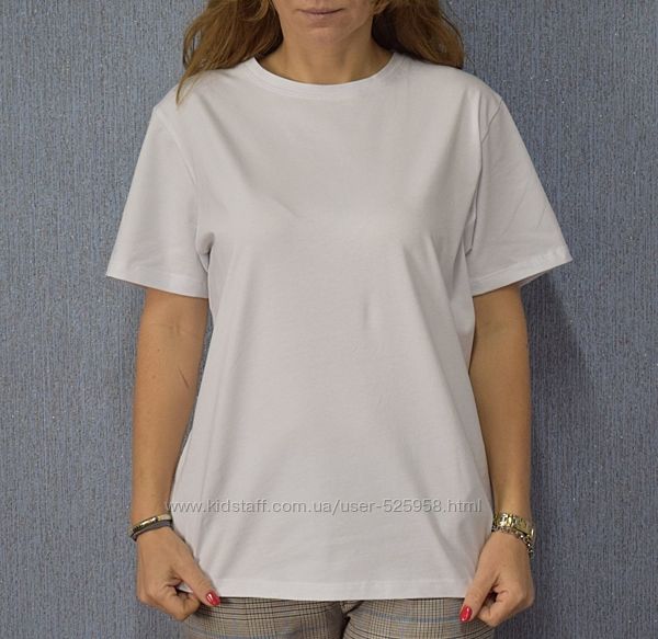 Белая женская футболка с манжетом