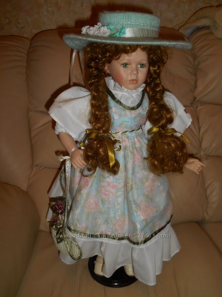 Фарфоровая винтажная кукла, 55 см