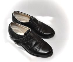 Кожаные классические чёрные туфли на липучке на мальчика. Шикарное качество