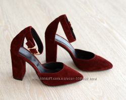 Красивые женские туфли на каблуке из замши цвет бордо