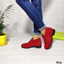 Распродажа Ботинки деми красного цвета из натуральной замши