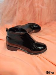 Лаковые женские ботиночки на маленьком каблуке
