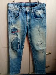 Стильные джинсы Зара на мальчика рост 128 см