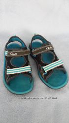 Продам босоножки  CLARKS, р. 10, 18см, вьетнамки в подарок