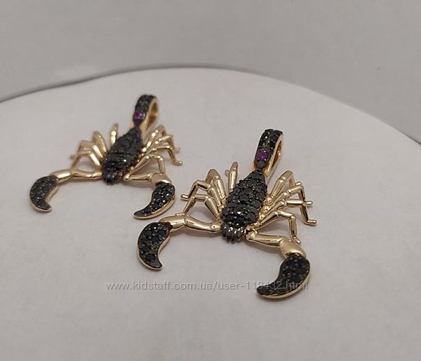 Золотой кулон Скорпион с муассанитами